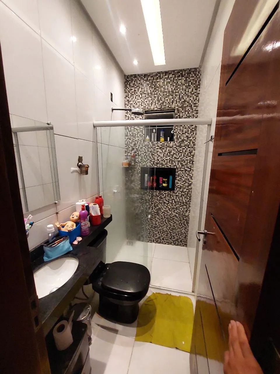 VENDO EXELENTE CASA, EM ACABAMENTO DE 1° QUALIDADE.. - Foto 4