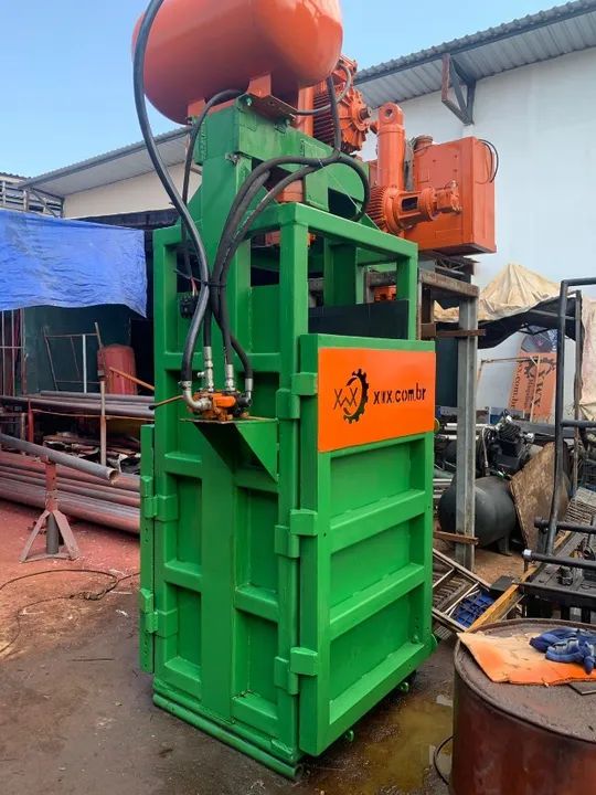 prensa vertical para reciclagem