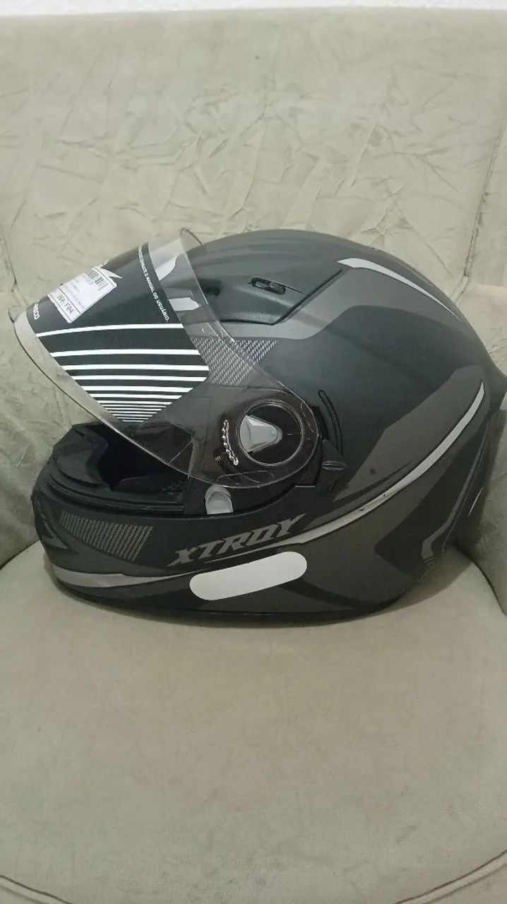 Capacete xtroy tamanho 60 com óculos NOVO - Foto 3