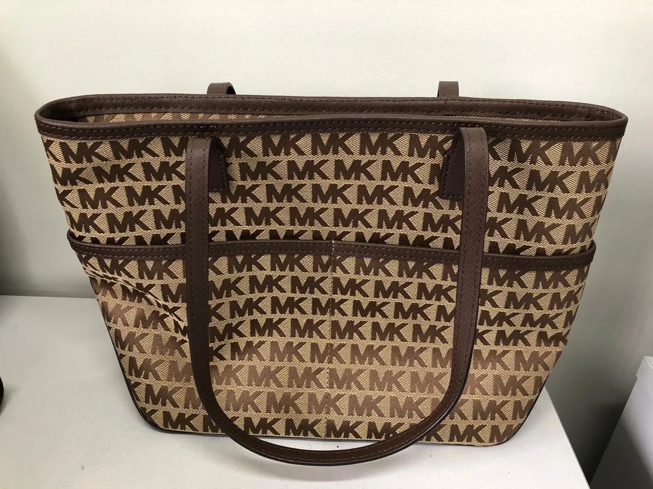 Bolsa Michael Kors NOVA e  ORIGINAL - Estilo e Sofisticação - Foto 2