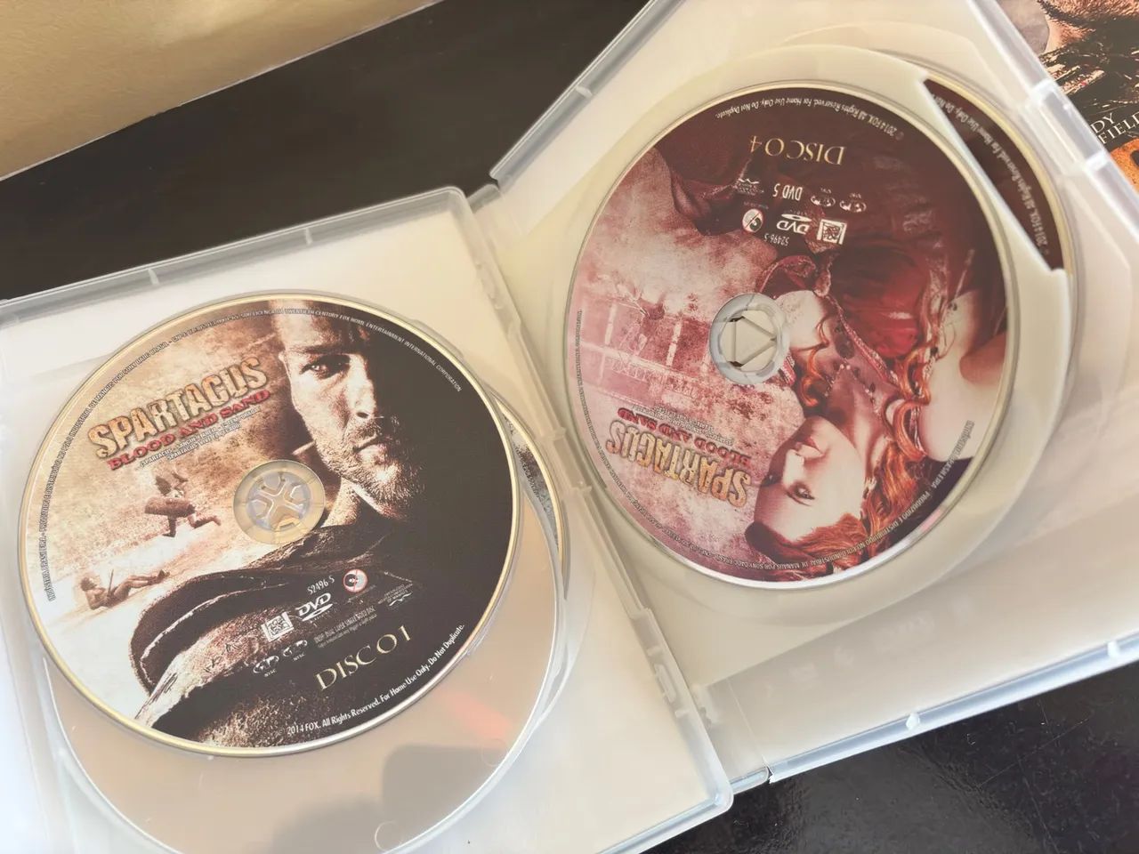 Spartacus: Sangue e Areia - 1ª Temporada Completa DVD - Foto 4