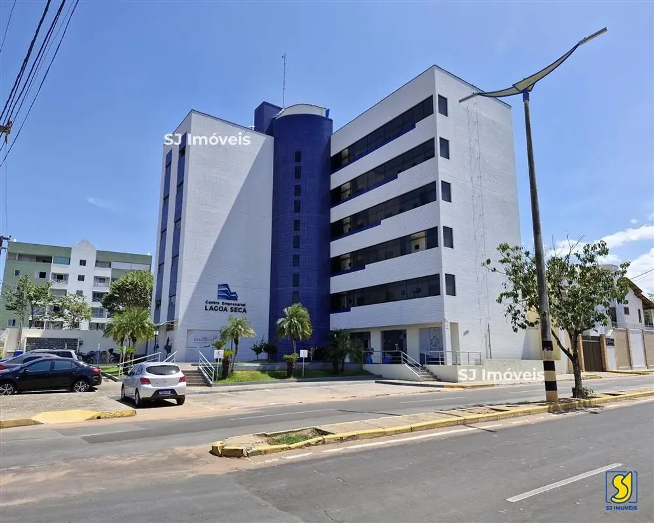 Salas comerciais no Centro Empresarial Lagoa Seca, bairro Lagoa Seca.
