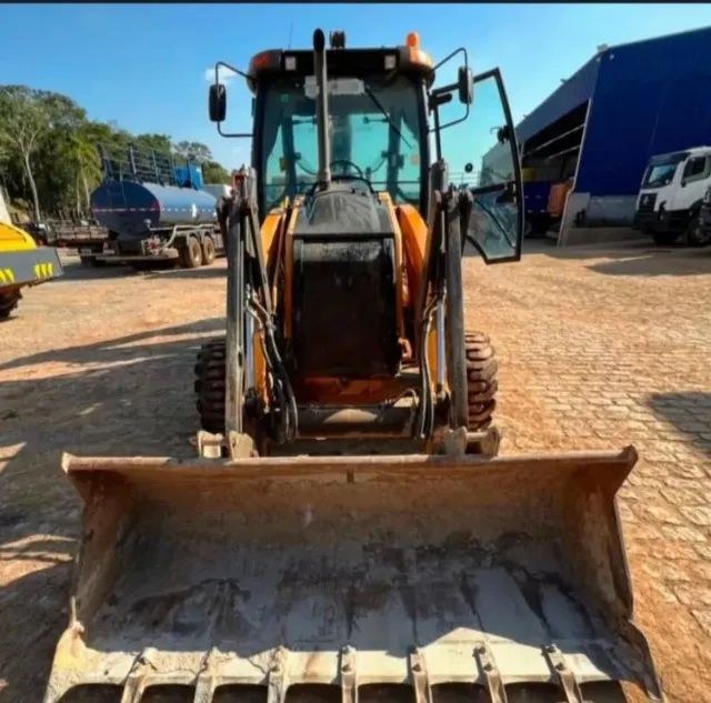 Retroescavadeira completaça ! - Foto 5