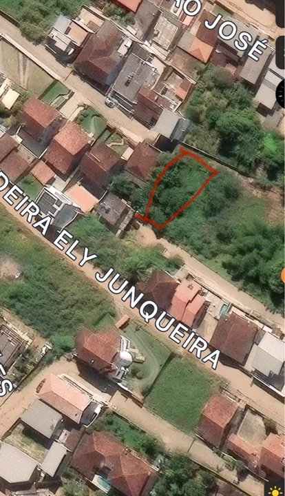 Lote bem localizado