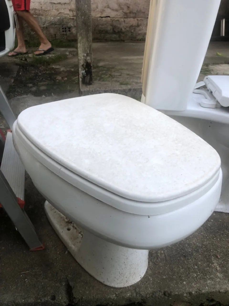 Vaso convencional Deca - Com tampa - Foto 2