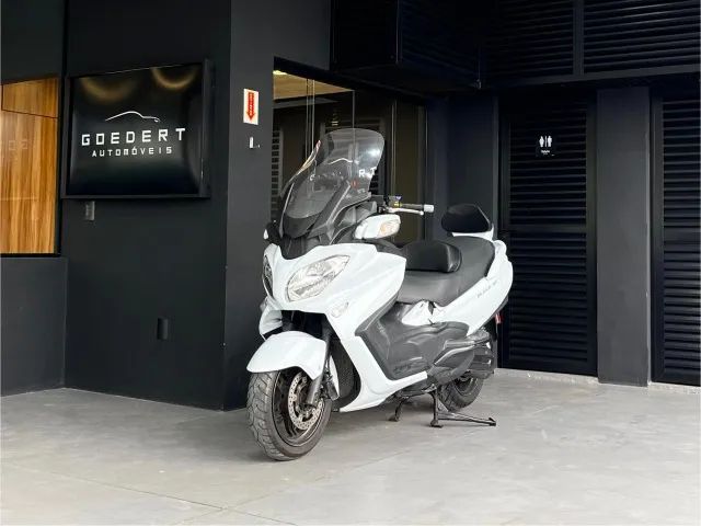 Suzuki Burgman 650 Executive 2017, partida elétrica, revisada, ótimo estado!