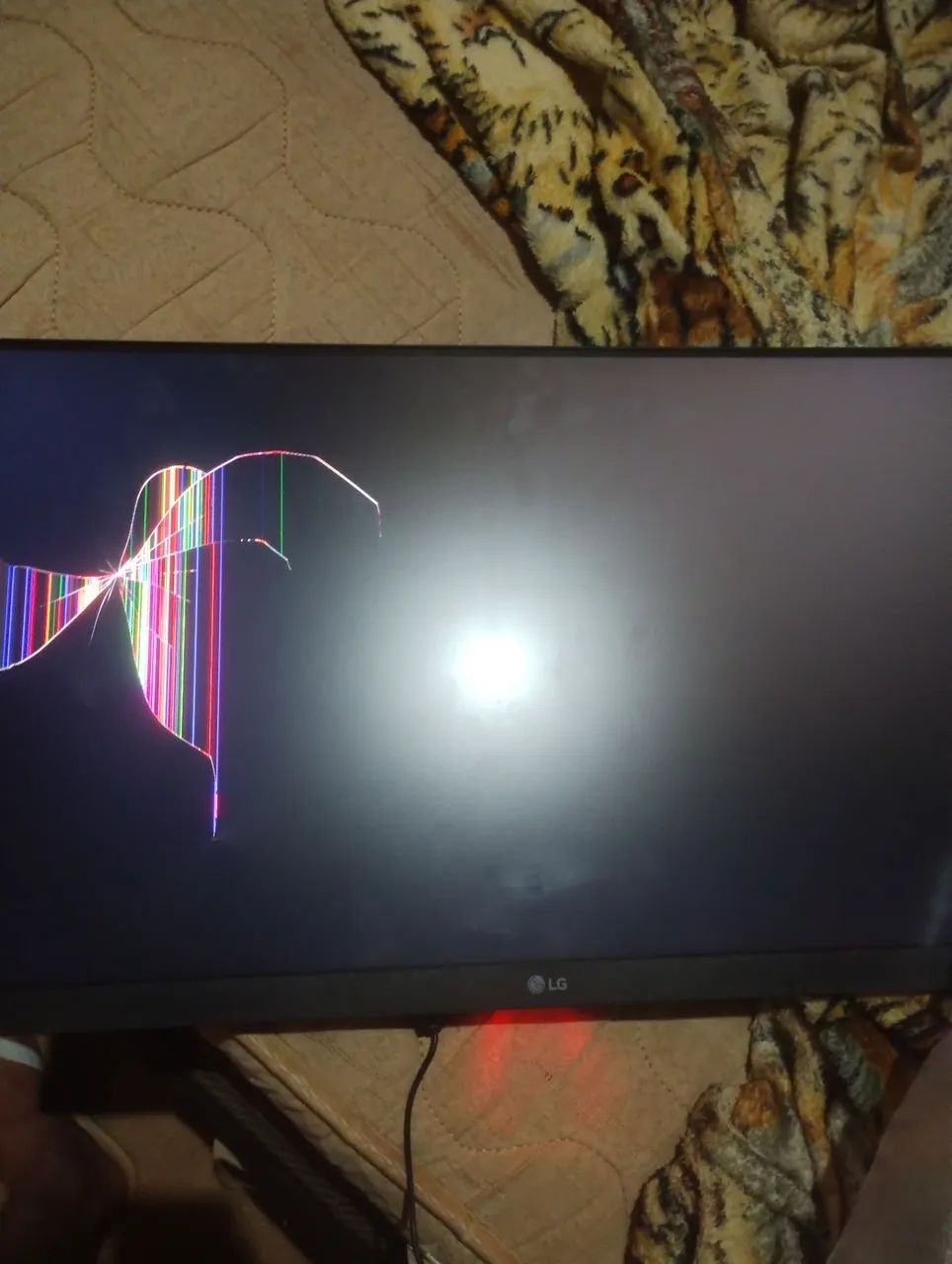 Monitor LG ultragen 24 polegadas display quebrado 