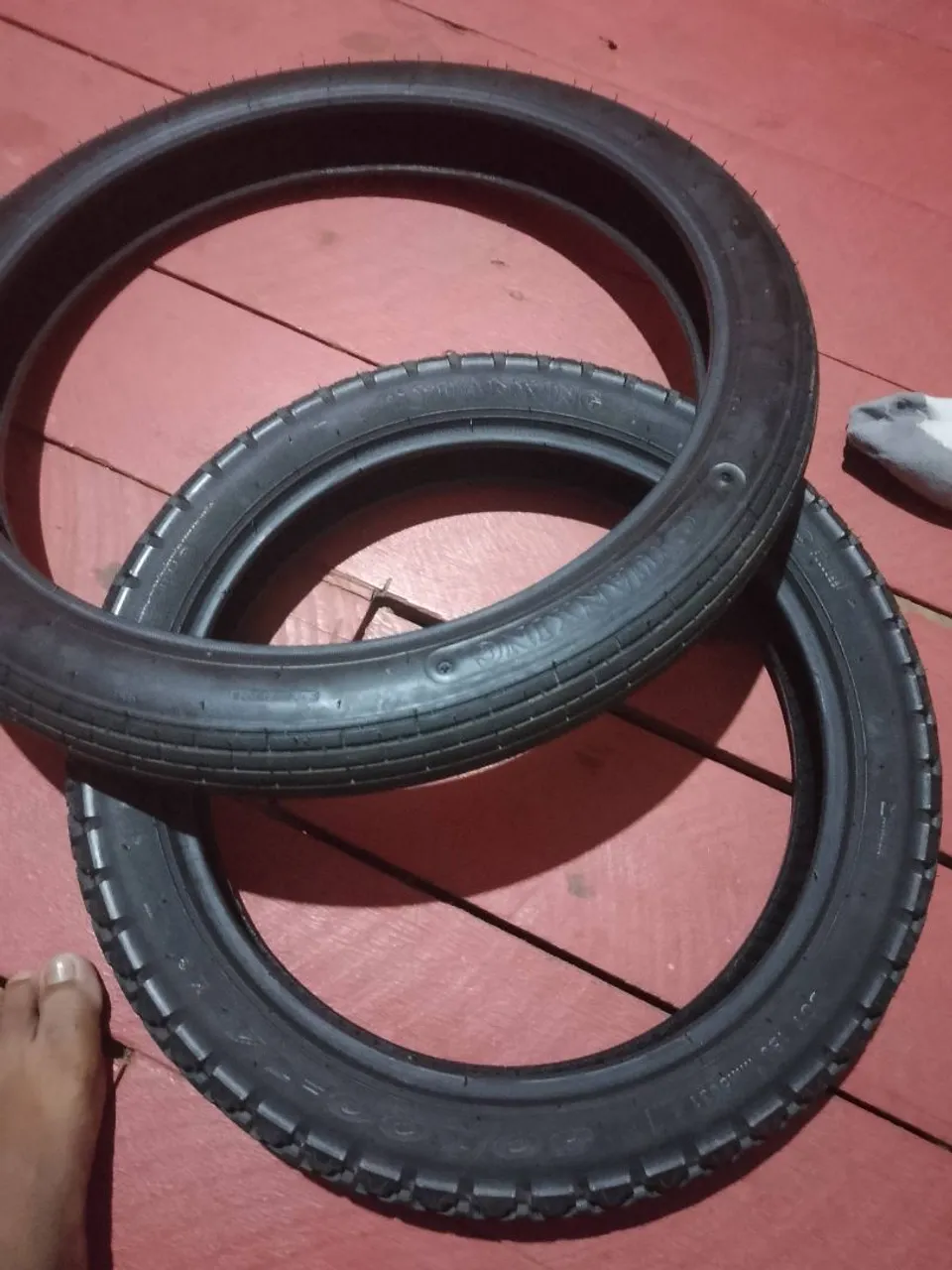 Pneus de moto novos
