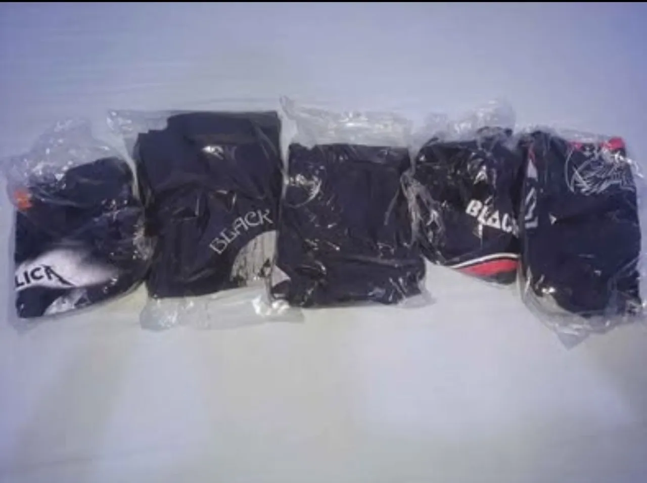 5 Camisetas Rock - Black Sabbath, AC/DC, Metallica e Guns N' Roses