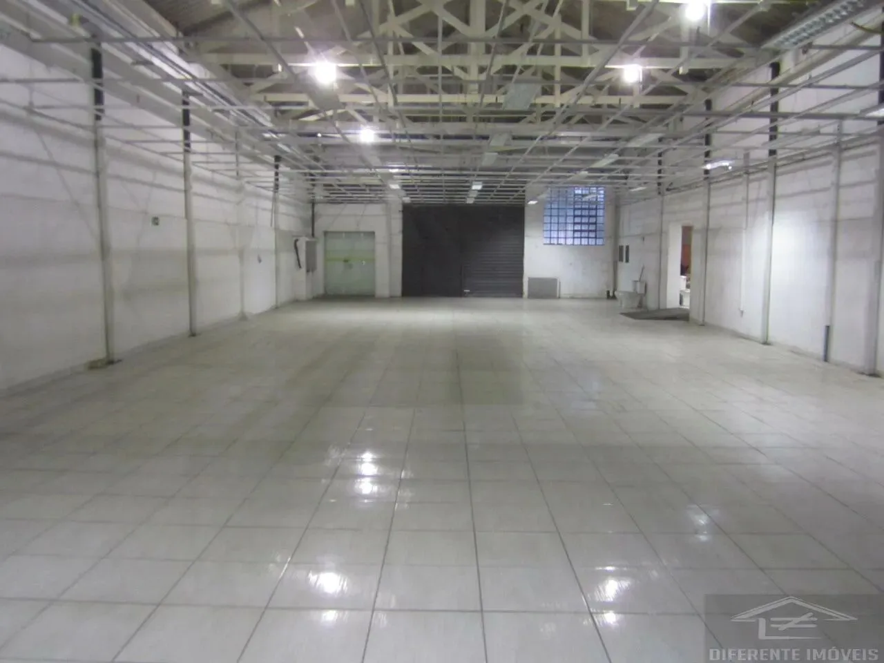 Galpão para alugar na Luz São Paulo com 240 m²