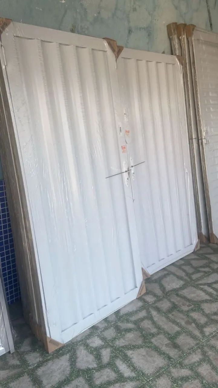 PORTÃO BRANCO COM PINTURA ELETROSTÁTICA 