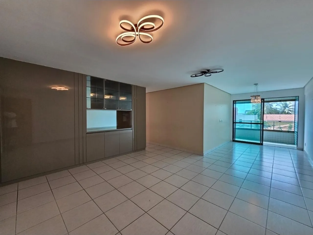 Apartamento com 4 quartos em Capim Macio