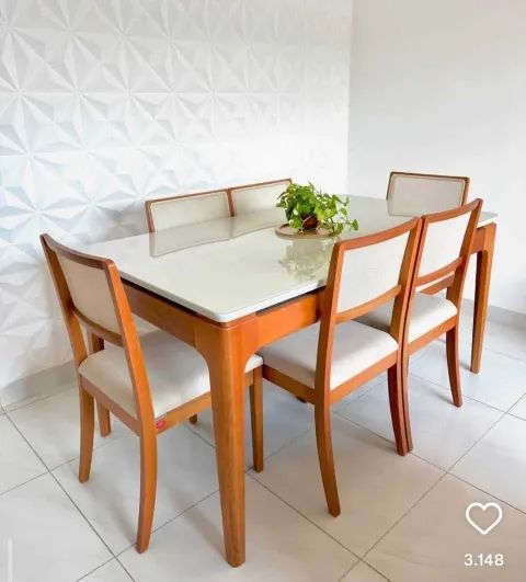Mesa de jantar de 1.60x0.80 com base de madeira e 6 cadeiras de telinha  - Foto 3