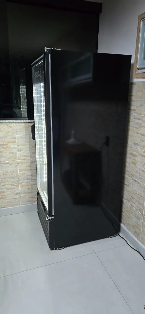 VF55AH All Black (Dupla Ação) - Conservador e Refrigerador, Porta de Vidro - 531L