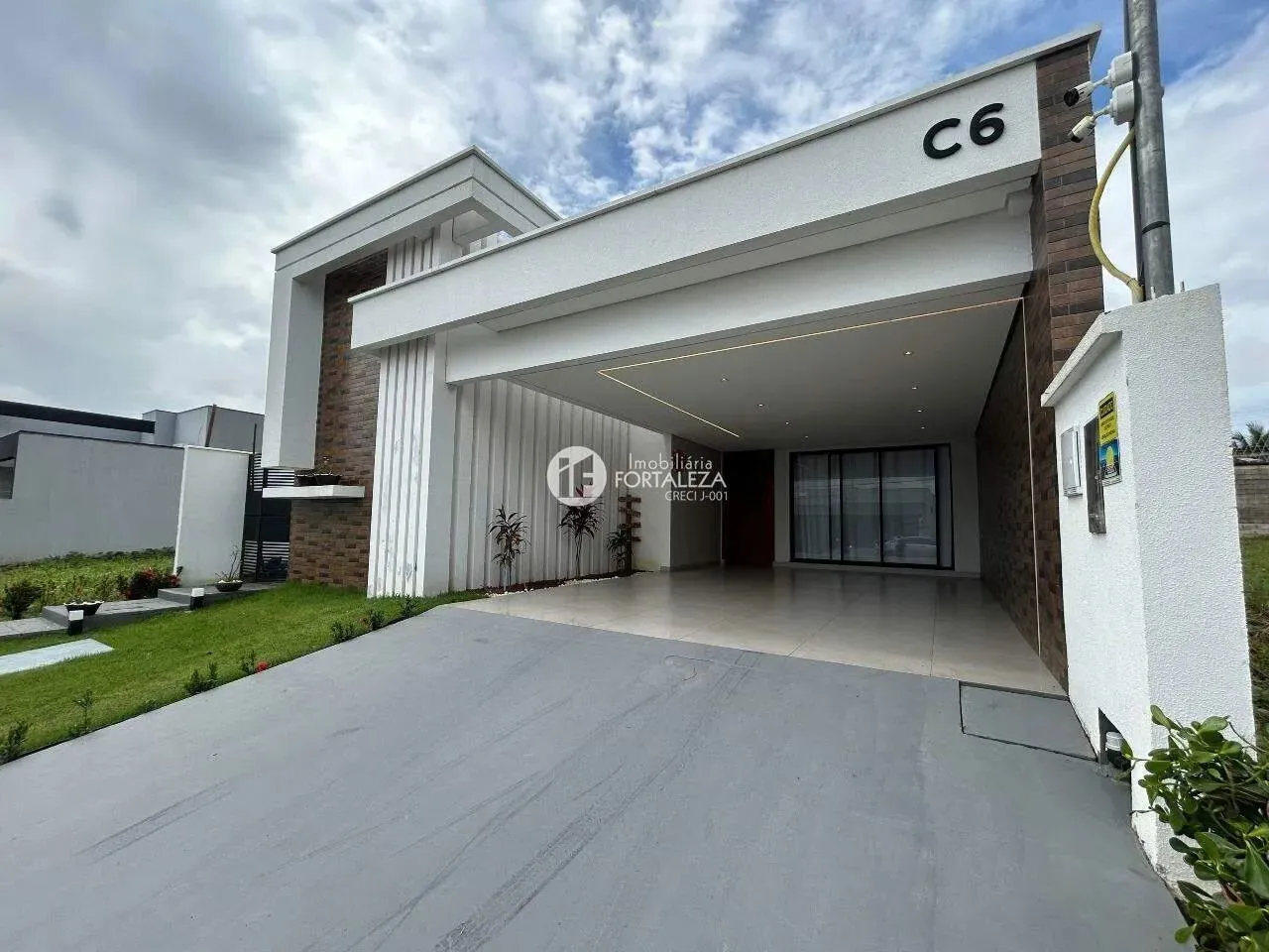 VENDO casa em SWISS PARK 3 suítes, piscina, em Portal da Amazônia - Rio Branco - AC