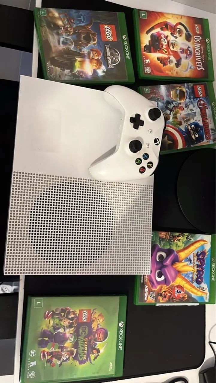 Xbox One S 1TB + 5 JOGOS 