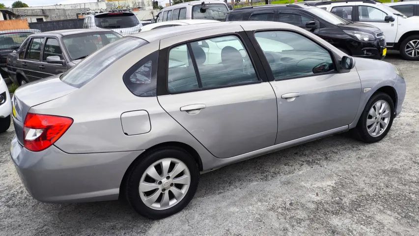 Renault SYMBOL 1.6 PRIVILÈGE 16V FLEX 4P MANUAL. - Foto 5