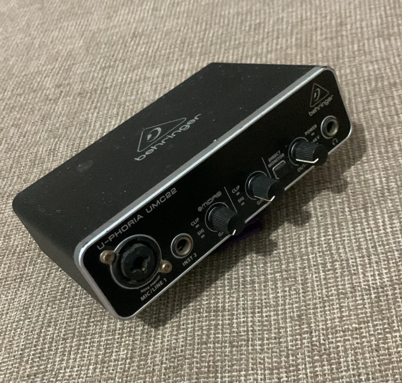Interface de Áudio Behringer U-PHORIA UMC22