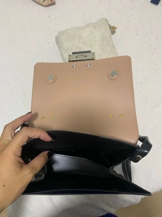 Bolsa de Ombro Preta e Bege