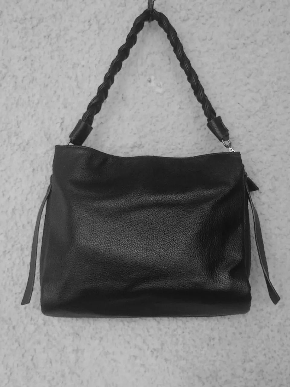 Bolsa de ombro com alça trançada, bolso interno externo com zíper  - Foto 2