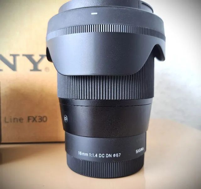 FX30 nova na caixa + lente sigma DC DN 16mm 1:1.4 + 02 cartões TOUGH Sony 128GB V90 - Foto 2
