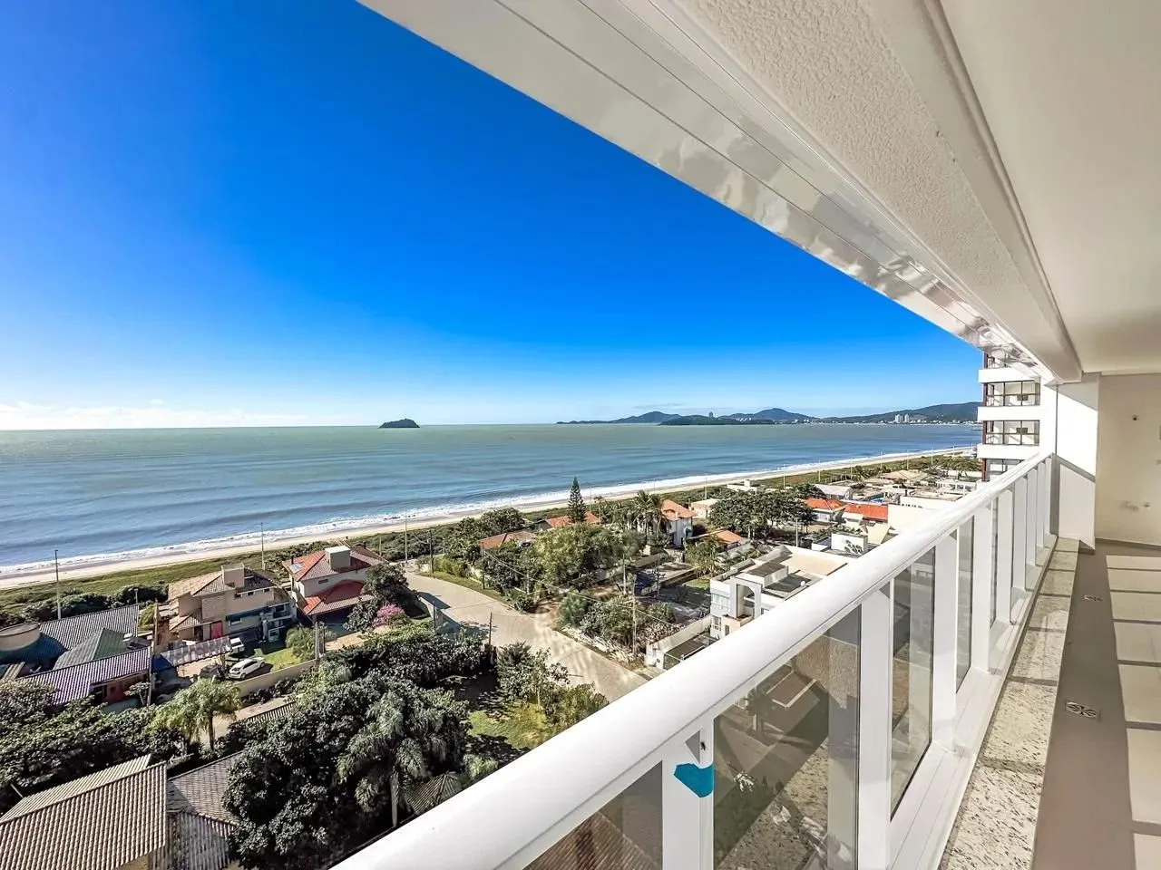 Apartamento com 3 dormitórios à venda, 144 m² por R$ 2.150.000,00 - Itacolomi - Balneário