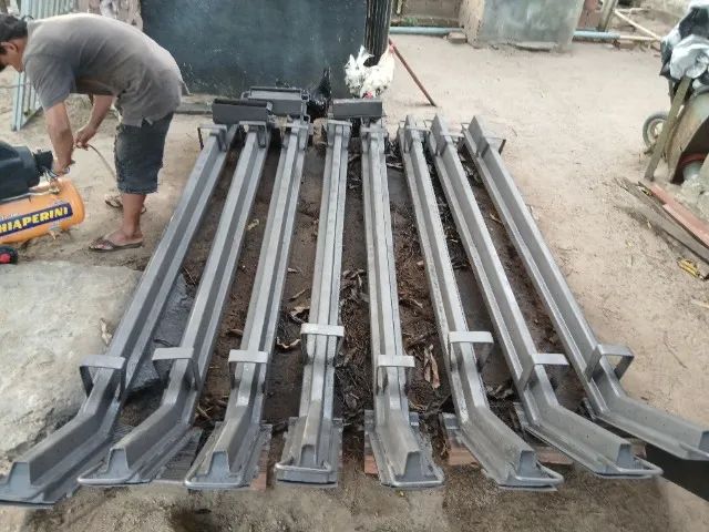 STEEL FORMS FOR PILING64243393052545122