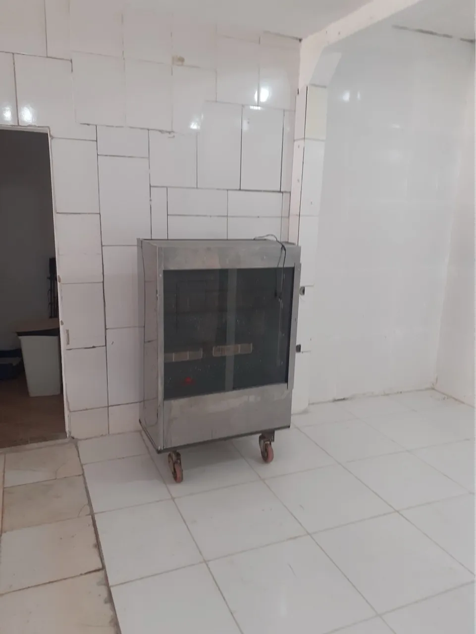 Vende-se assadeira de frango