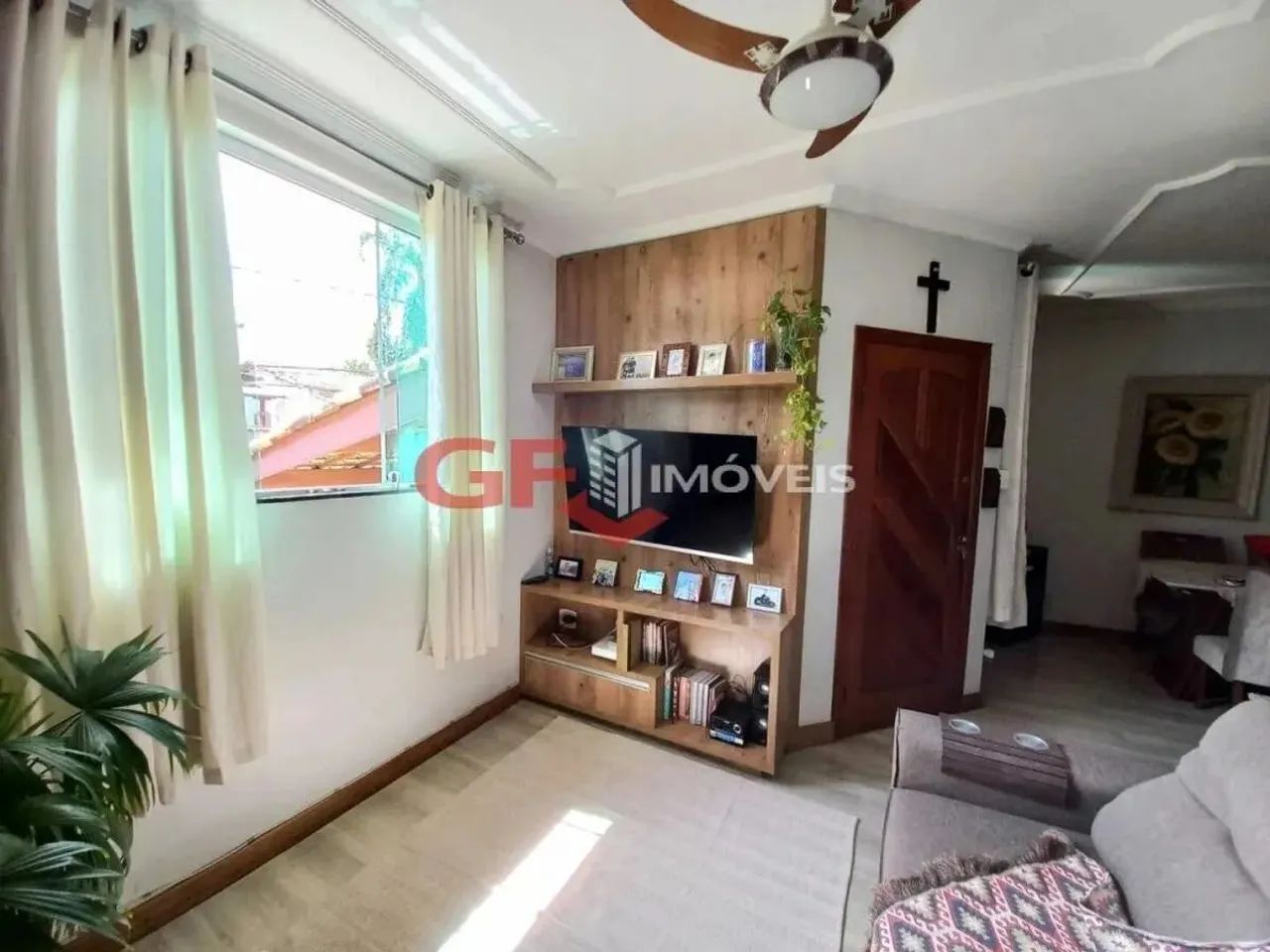 EXCELENTE CASA GEMINADA A VENDA NO SANTA MONICA 3 QUARTOS SUITE