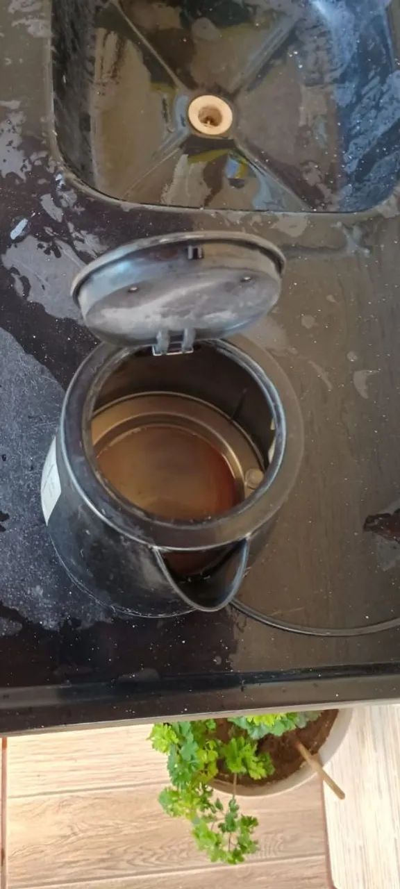Chaleira Elétrica 1,7L usada - Foto 4