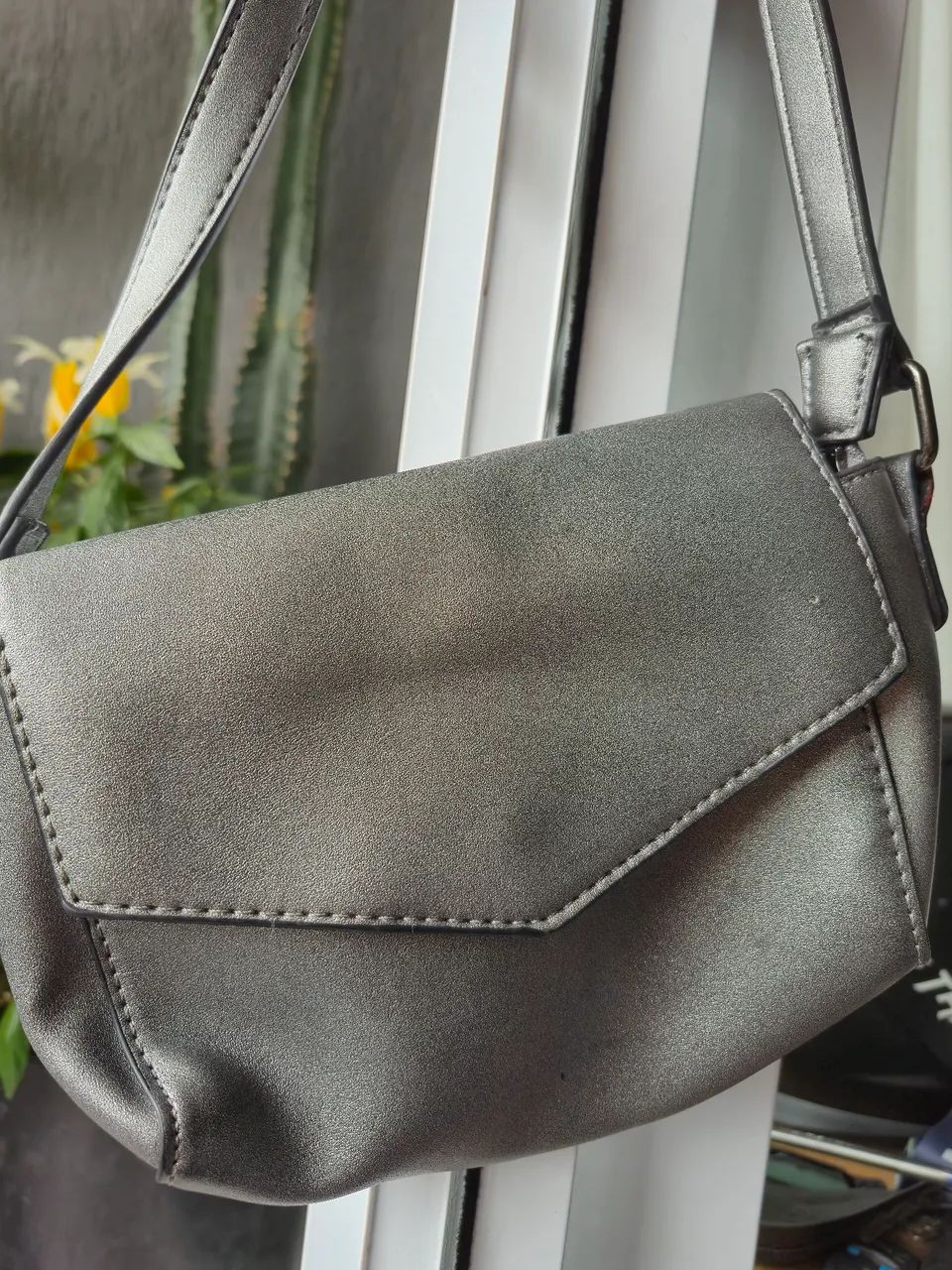 Bolsa transversal cinza Hering -usada - Foto 2