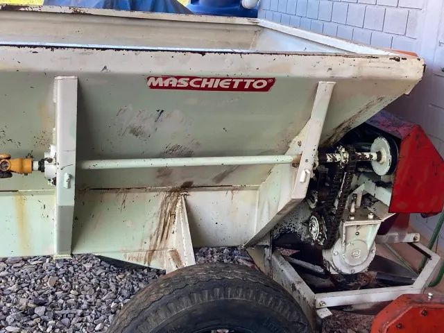 Distribuidor de calcário Maschietto 2600 - Foto 2