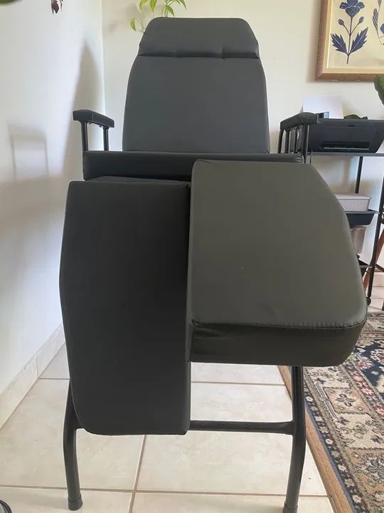 Poltrona de Estética - Preta - Foto 5