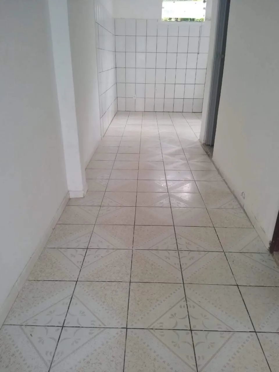 Vende-se Casa / Troco por carro com volta