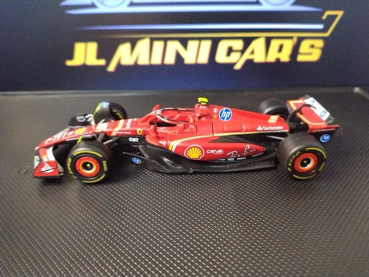 Carro Miniatura F1 Ferrari SF24