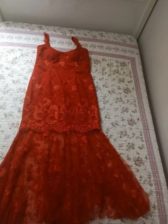 Vestido de renda GG