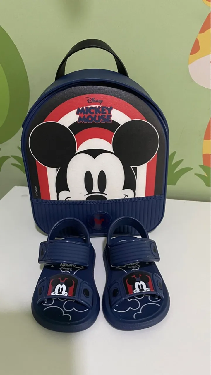 Sandálias e mochila infantil Mickey Mouse TAM 17