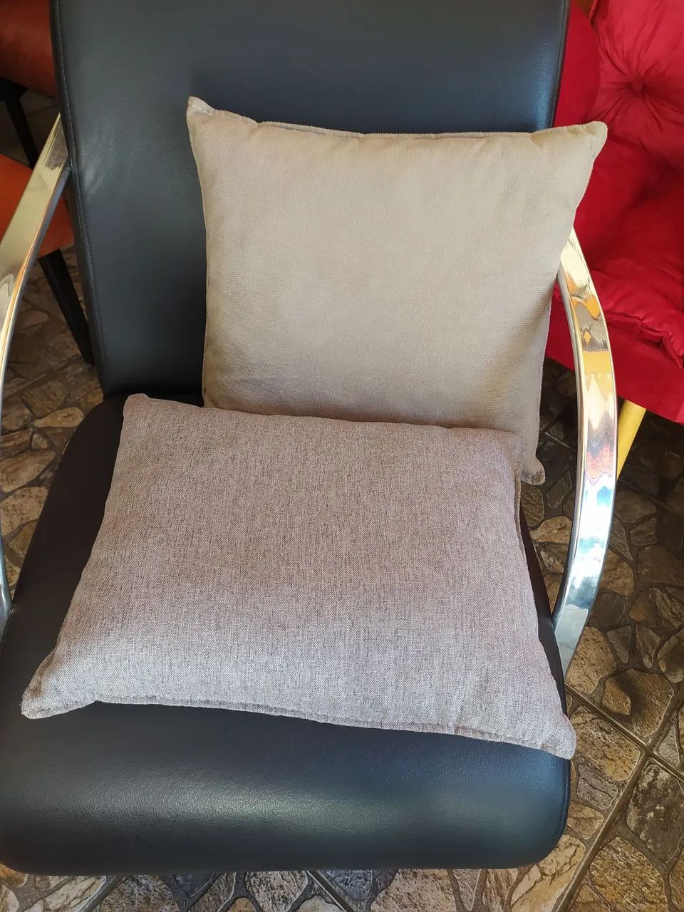 Almofadas decorativas vermelhas - Foto 3