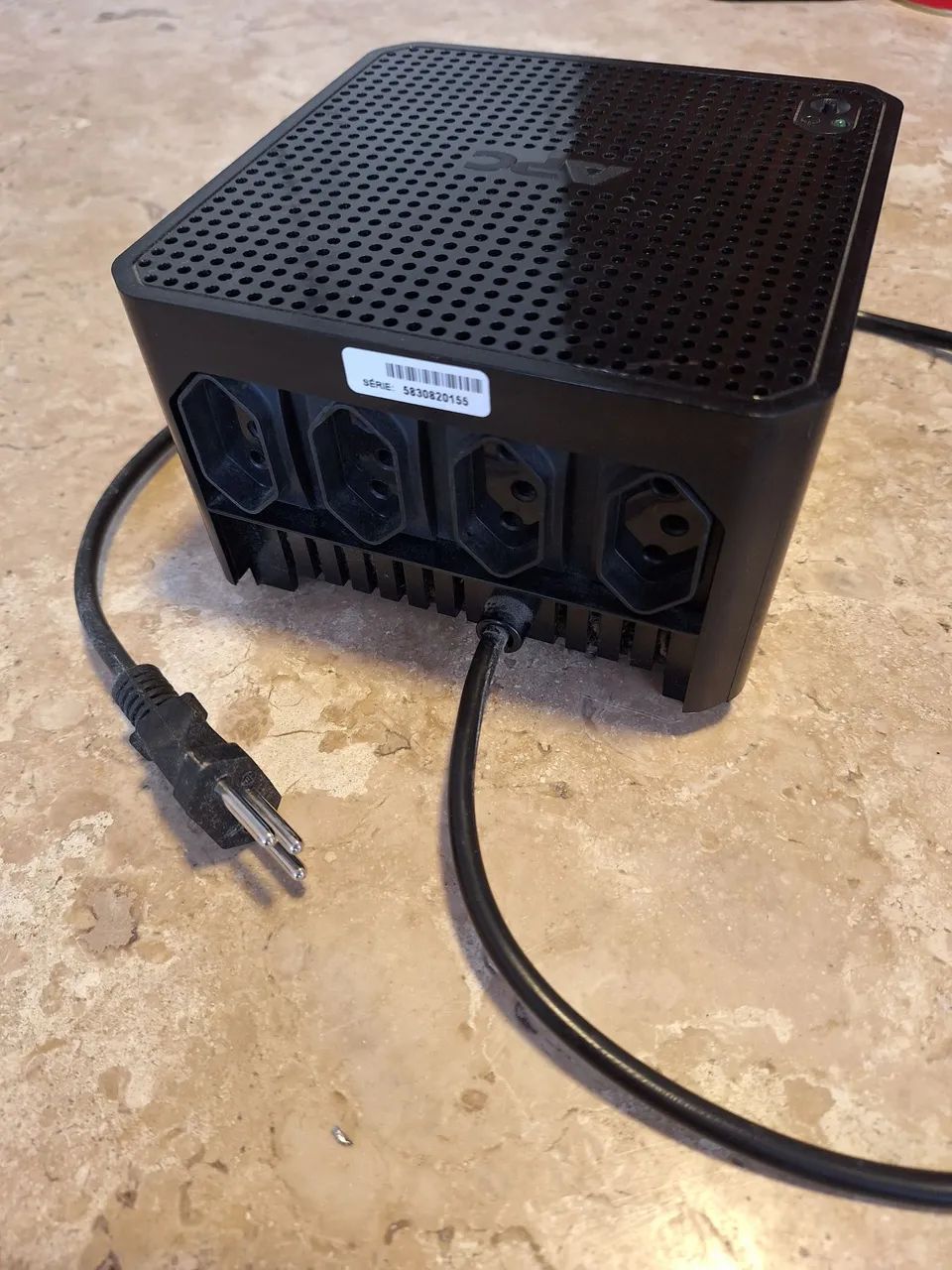 Estabilizador APC 300w  - Foto 4