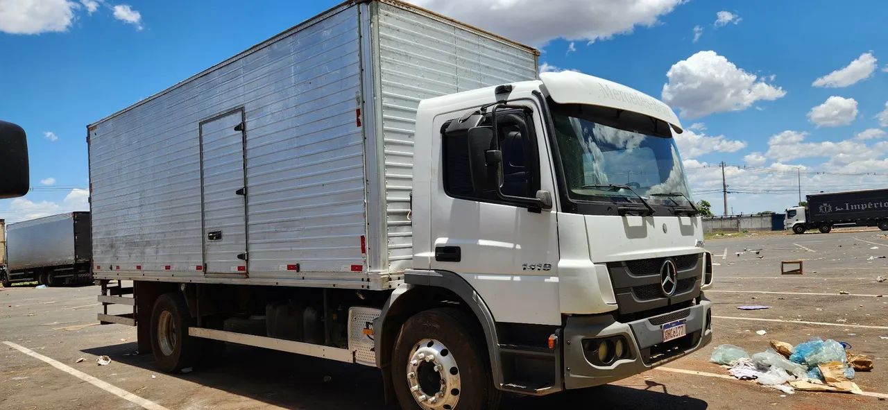 Caminhão Mercedes benz atego 1419