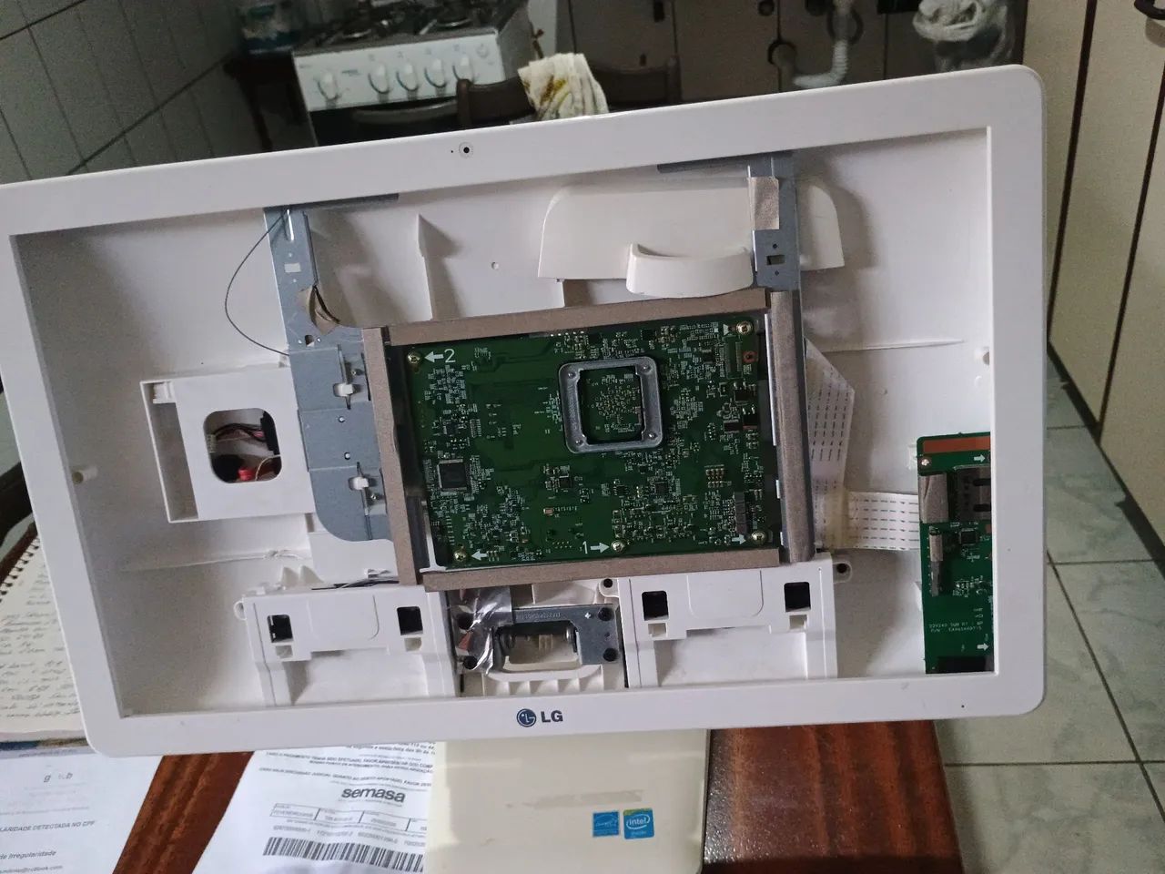 ALL IN ONE modelo *22V240* (PEÇAS).