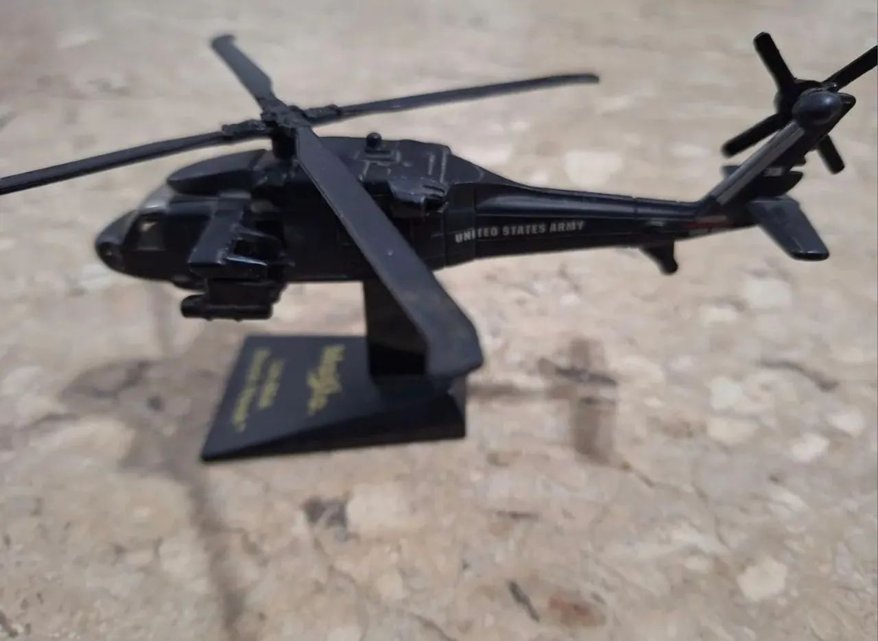Miniatura de helicóptero MAISTO - Foto 2