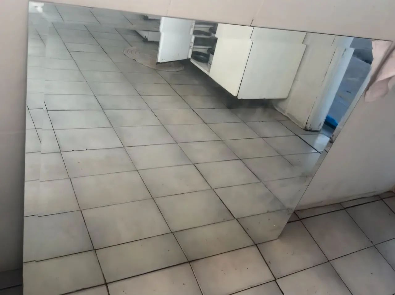 Espelho sem moldura