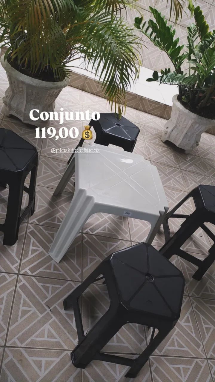 Conjunto mesinha com 4 bancos  - Foto 4