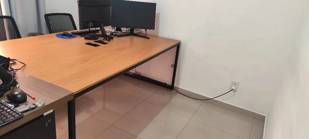 2 Mesas de escritório estilo industrial com tomada - Foto 3