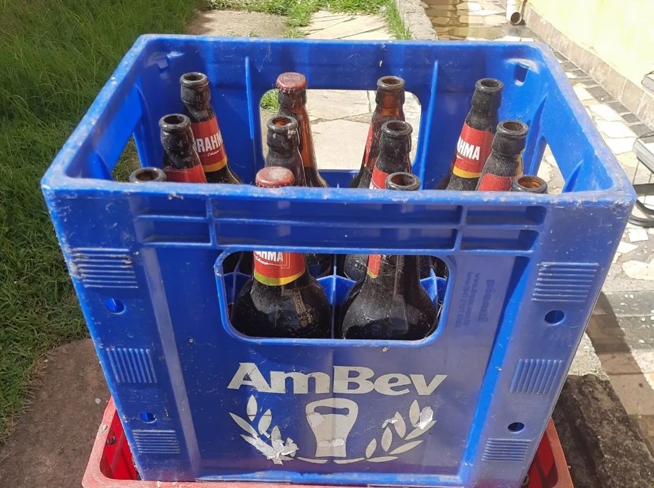 Engradados de cerveja Litrão 