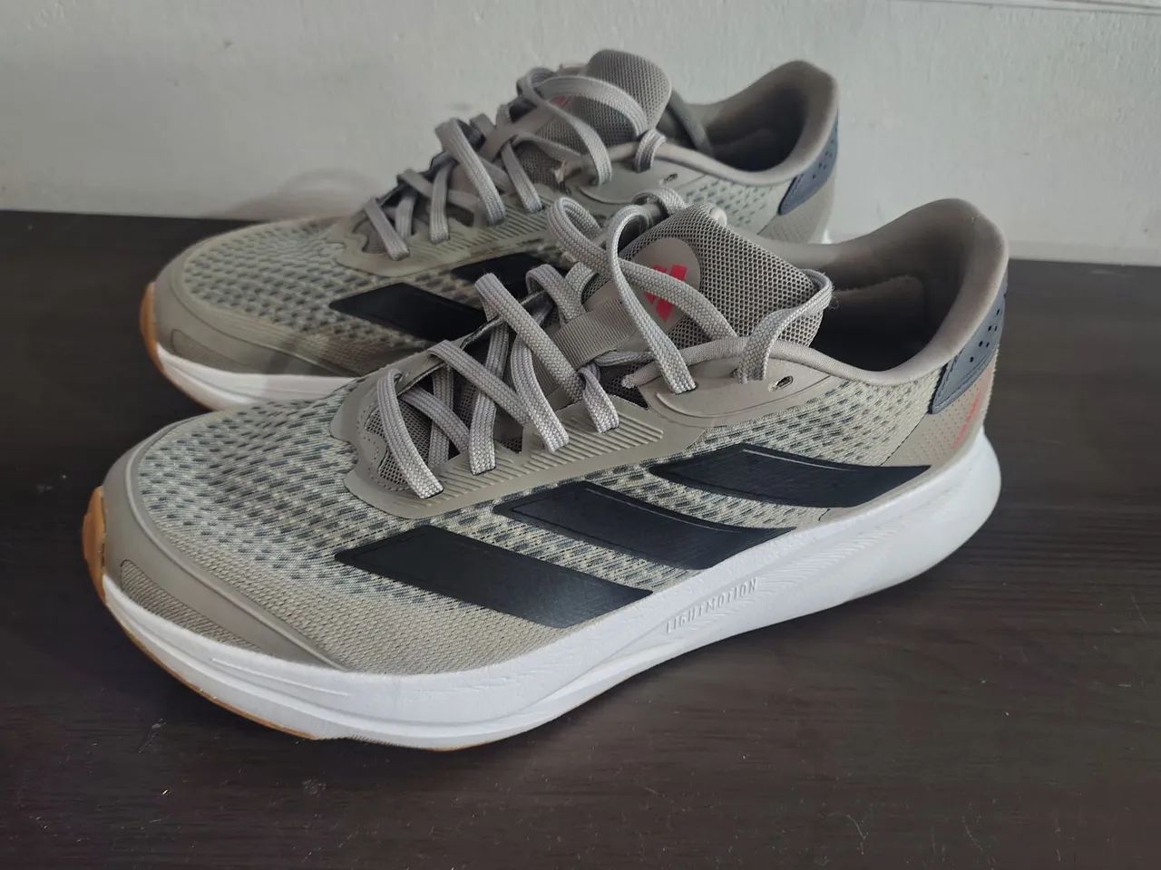 Tênis Adidas 