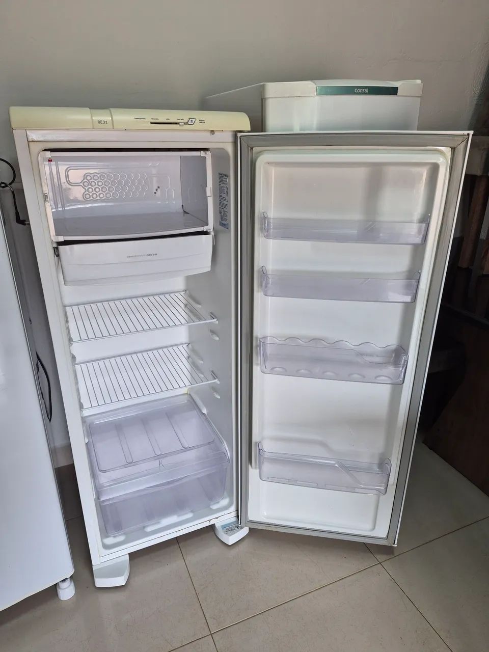 Geladeira Electrolux 240 litros  - Foto 2