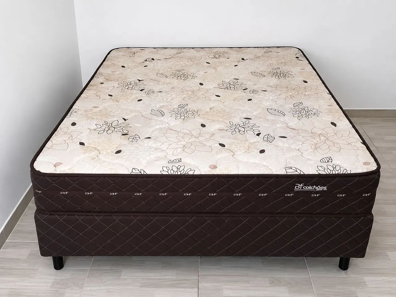 Vendo cama solteiro e casal