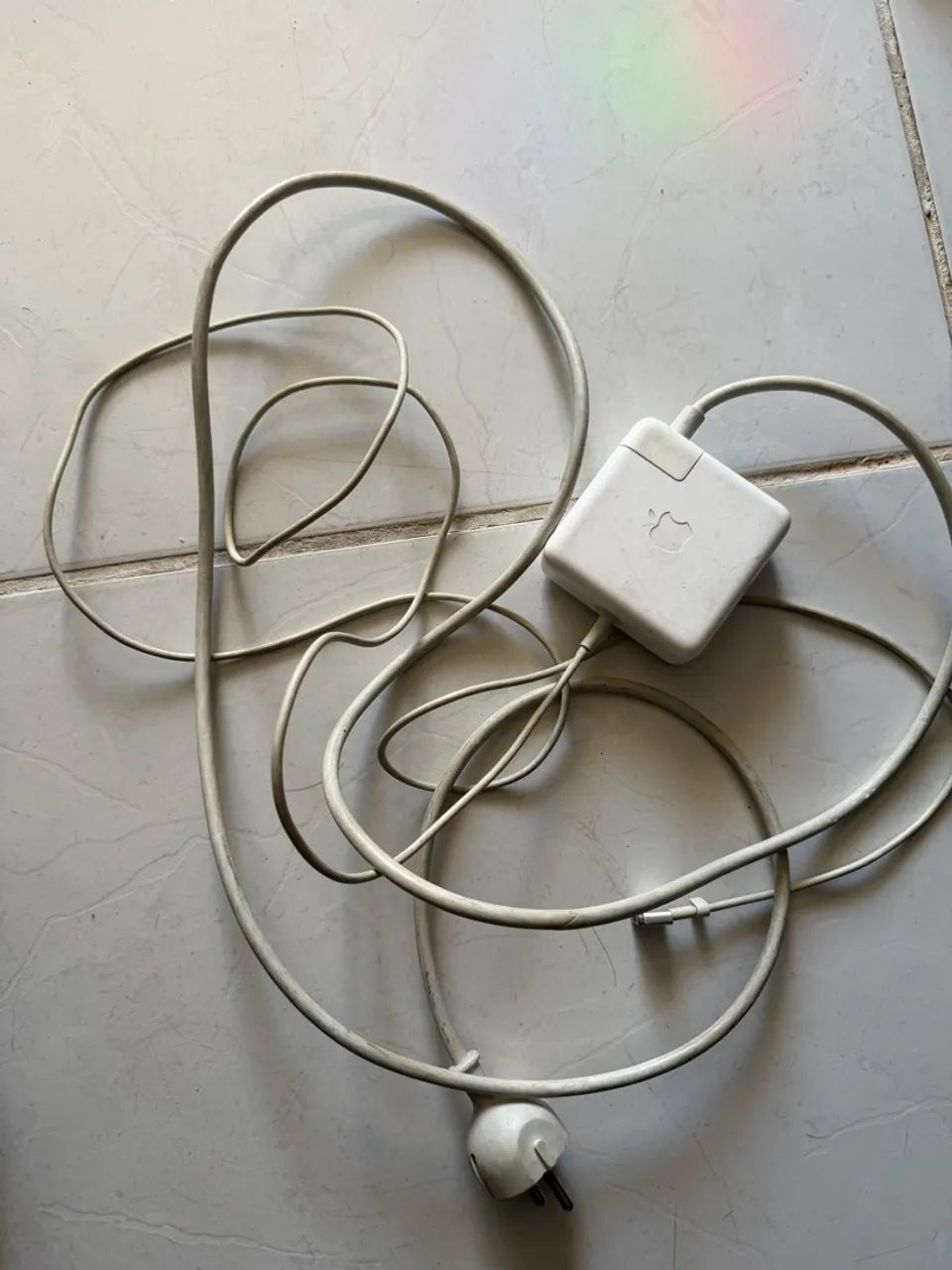 Fonte de computador Apple antigo 